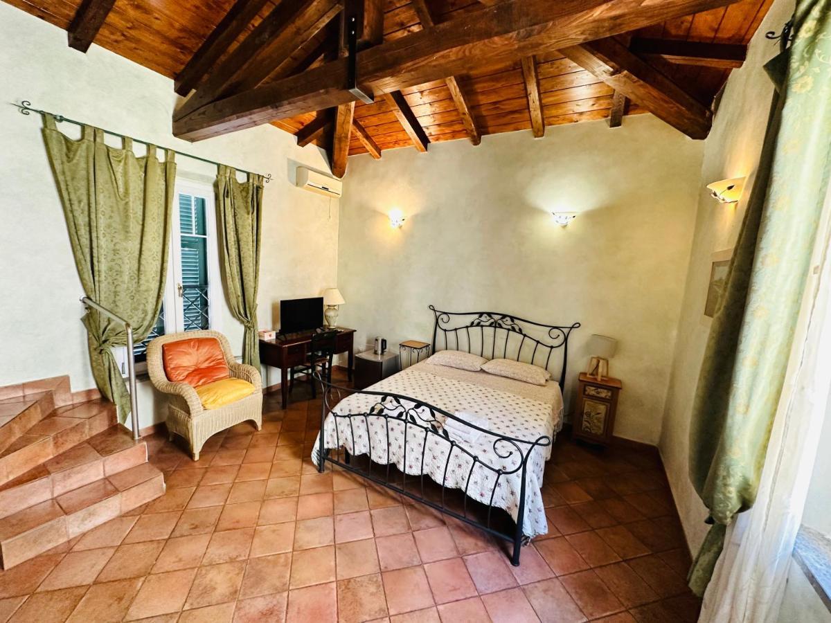 Relax Clementina Apartment Фиумичино Екстериор снимка