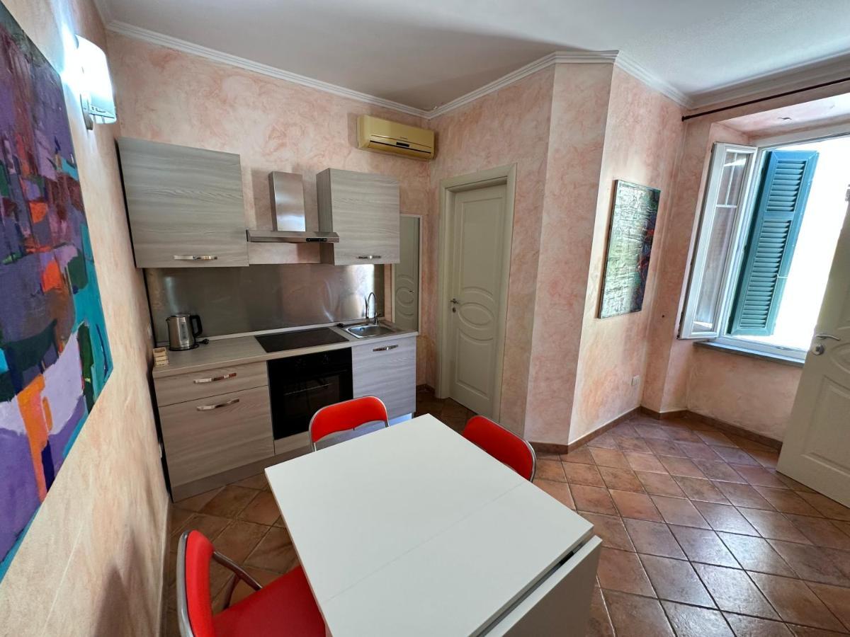 Relax Clementina Apartment Фиумичино Екстериор снимка