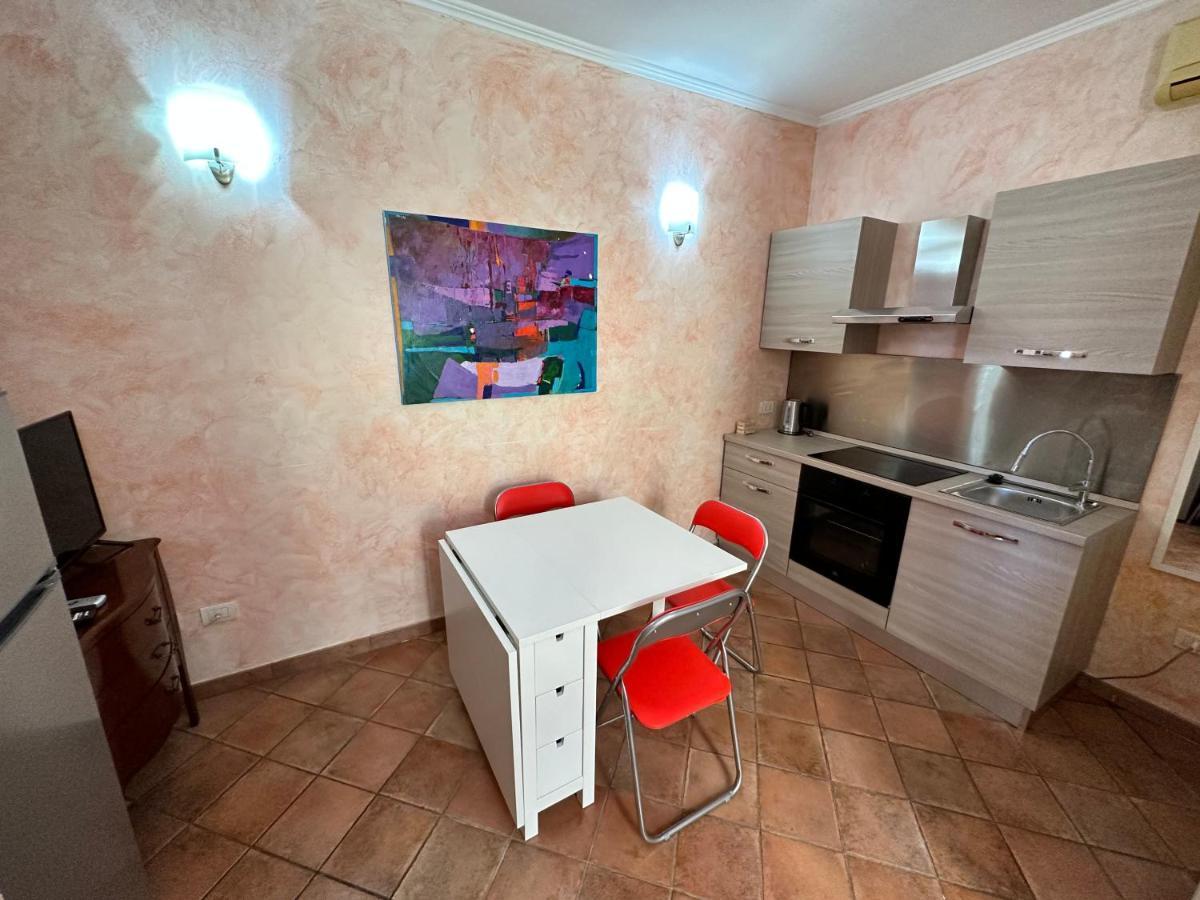 Relax Clementina Apartment Фиумичино Екстериор снимка