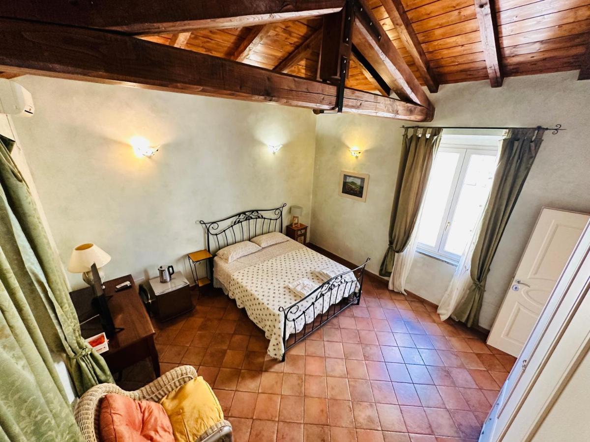 Relax Clementina Apartment Фиумичино Екстериор снимка